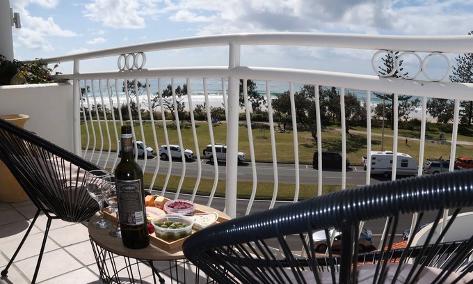 Alexandra Headland Resort | Luxe Unit with 160 degree ocean and beach views