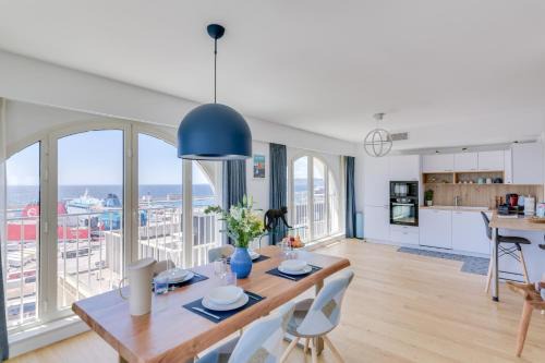 Euromed - La Joliette Apartment | Luxe, vue mer et parking privé