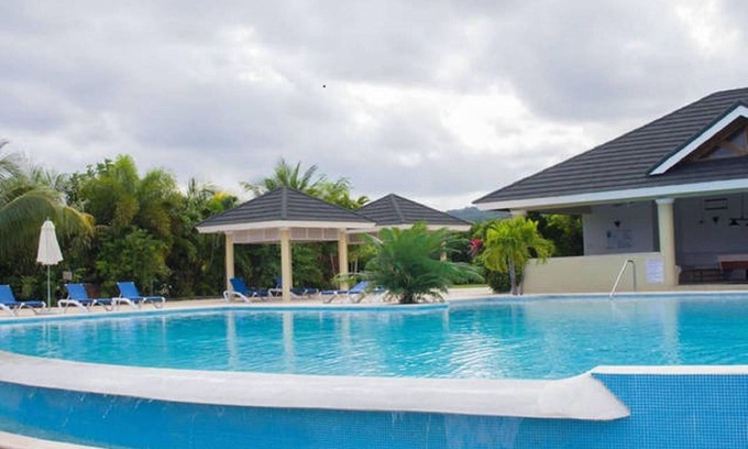St. Ann's Bay House | Luxor Villa. Great location near major attractions in Ocho Rios!