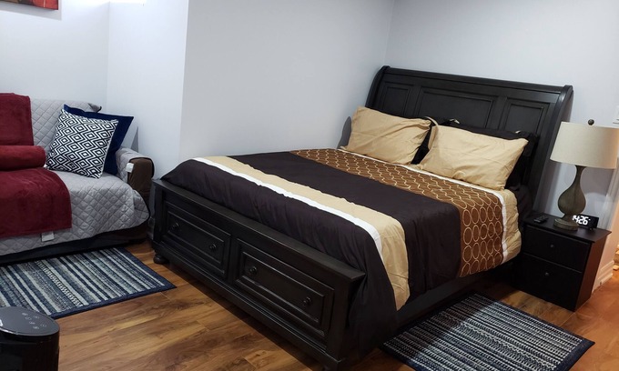 Brampton Apartment | Luxurious 1BR+1BA Apt., Modern, Bright, w. parking