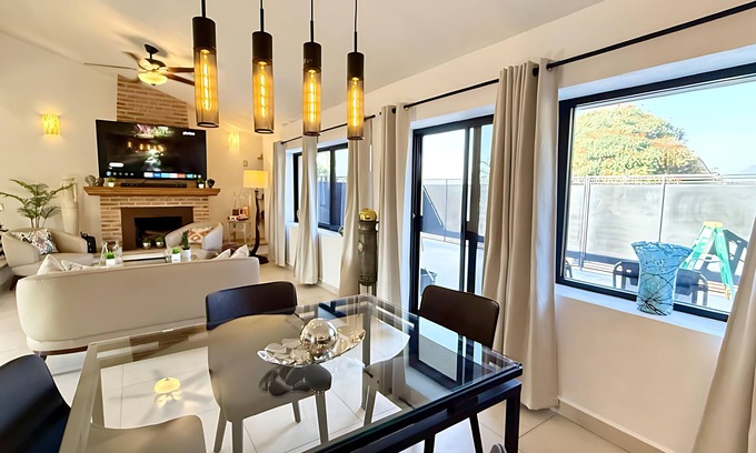 San Antonio Tlayacapan House | Luxurious 2 Bedroom Ajijic Home - Walk to Everything - 1 Night Rates Available