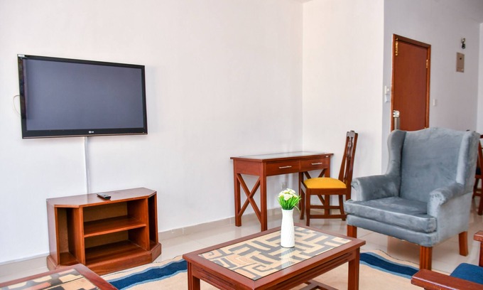 Westlands Apartment | Luxurious 2 bedroom house in Westlands with heated pool, gym, restaurant