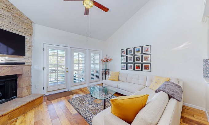 Biltmore Courts Condo | Luxurious 2-Bedroom Retreat in Phoenix with Stunning Mountain Views