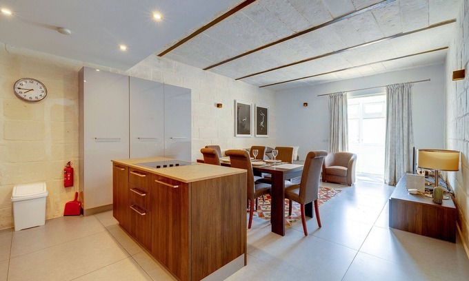 Valletta Apartment | Luxurious 2BR Apartment in Valletta