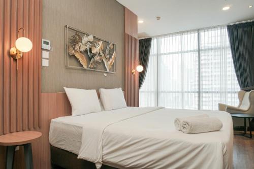 Bendungan Hilir Apartment | Luxurious 2BR at Sudirman Suites Apartment By Travelio