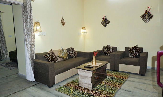 Vaishali Nagar Apartment | Luxurious 3 BHK Independent Cozy Homestay