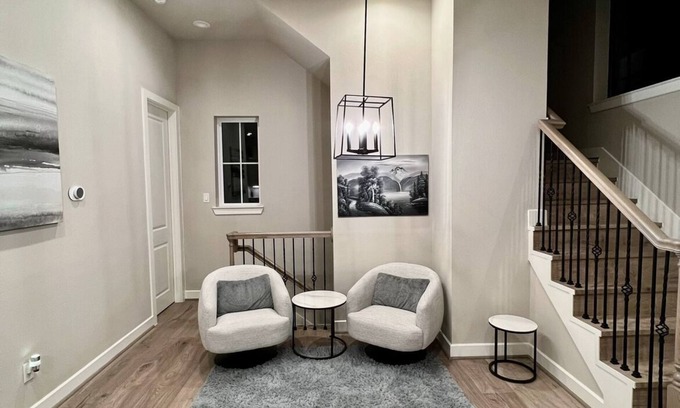 South Central Houston House | Luxurious 3bed 3.5bath home near downtown Houston