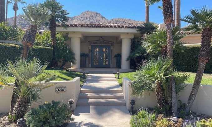 Indian Wells House | Luxurious 4,500-sq-ft home, prime location, sweeping mountain & golf course view