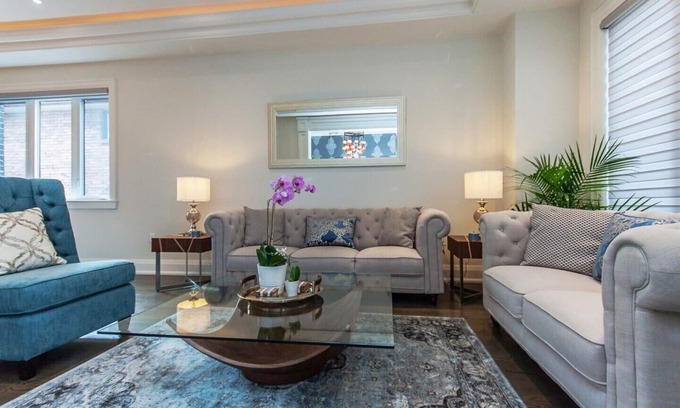 Richmond Hill House | Luxurious 5 bedrooms, 6 bath Custom Home