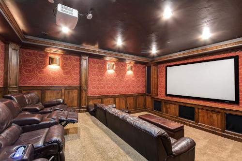 Boulder Ridge House | Luxurious 6BR 3Min Walk to Main Lifts