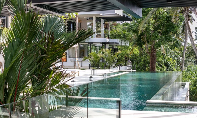 Abiansemal Villa | Luxurious 7-bedroom Designer Villa near Canggu