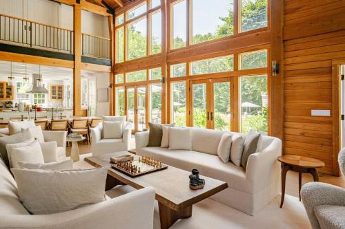 Northwest Harbor Apartment | Luxurious 7Bedroom Retreat with Pool East Hamptons