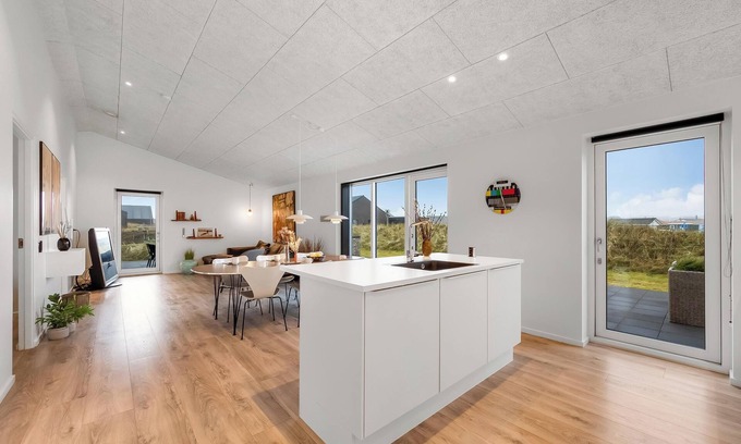 Sondervig Cottage | Luxurious 8-person house with a spacious outdoor spa - 1003