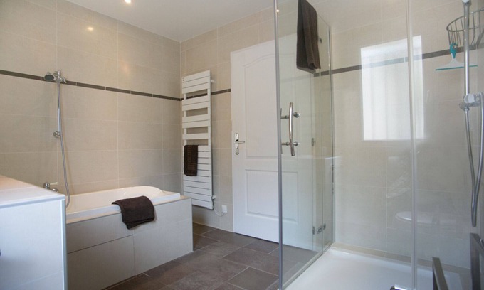 Thuir House | Luxurious Air-Conditioned Property with Stunning Views