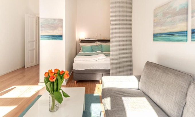 Roßau Apartment | Luxurious and Bright, 5 min to city center