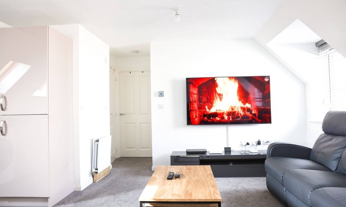 Patchway Apartment | Luxurious Apartment Close to Cribbs Causeway Mall