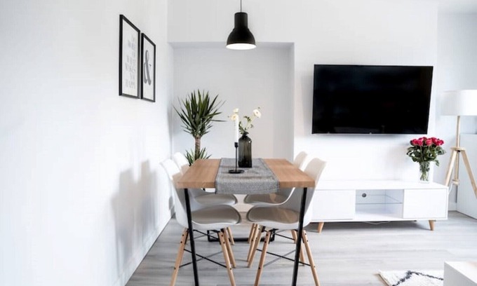 Perth Apartment | Luxurious Apartment with South facing Garden & Free parking