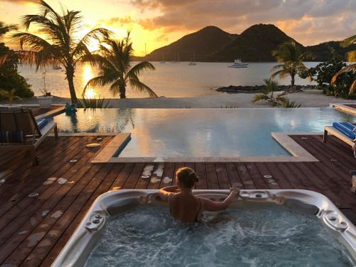 Jolly Harbour Villa | Luxurious Beachfront Villa Jolly Harbour