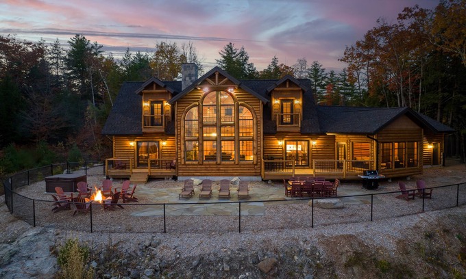 Hebron Cabin | Luxurious Big Bear Log Home at Newfound Lake