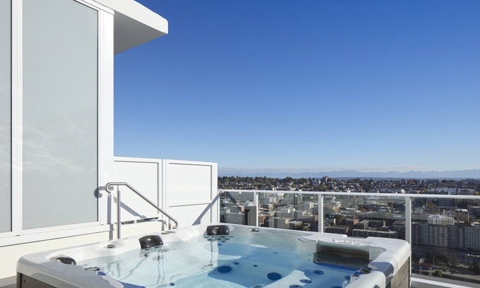 South Lake Union Hotel | Luxurious Cascades Penthouse: Stunning Views & Exclusive Amenities Await You
