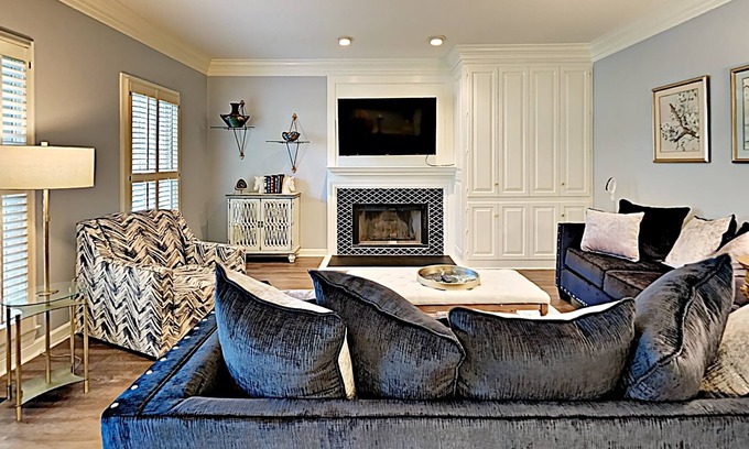 Little Rock House | Luxurious Comfortable Upscale Centrally located Charmer