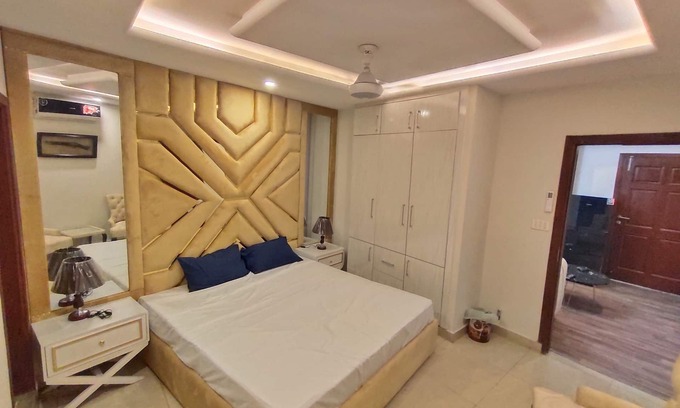 Islamabad Apartment | Luxurious & Cozy 1BHK Apartment,WiFi+Smart TV