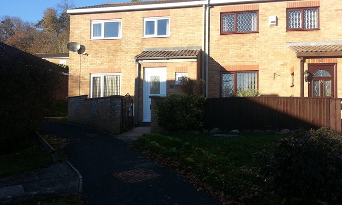 Severn Beach House | LUXURIOUS DINGLE CORNER