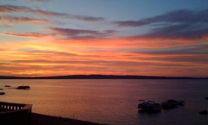 Traverse City Condo | Luxurious Direct Beachfront Condo #327-Close to Downtown.