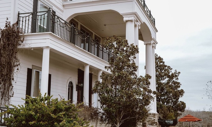 Athens House | Luxurious Estate at Tara Vineyard and Winery, with accompanying Pool and Hot-tub
