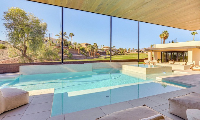Residential Estates House | Luxurious Getaway on Lake Havasu Golf Course!