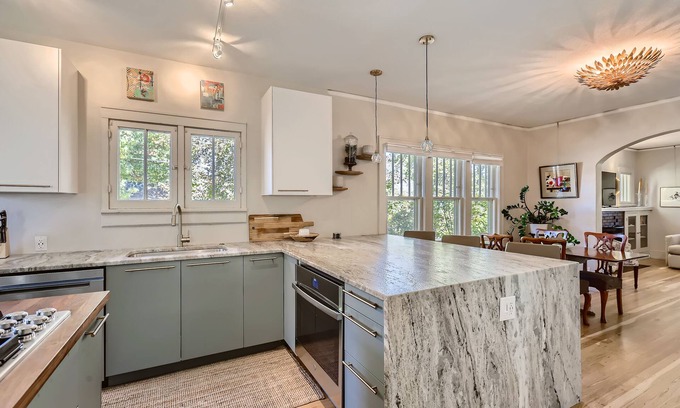 Congress Park House | Luxurious living at the newly renovated private Monroe Bungalow, Central Denver,