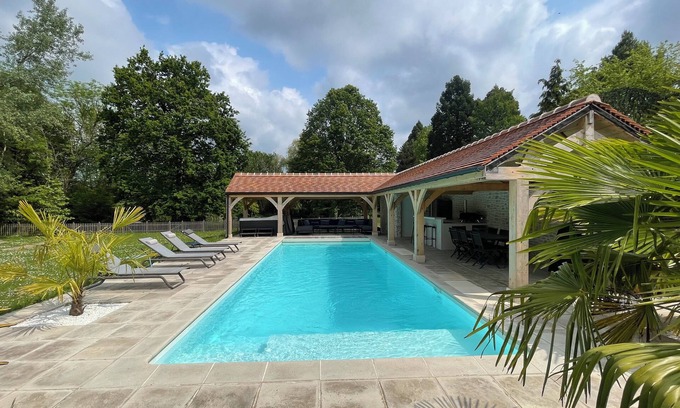 Bourdonne Villa | Luxurious longère villa, SPA pool between Montfort l'Amaury and Rambouillet