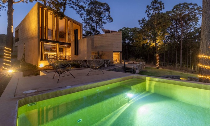 Mazamitla Cabin | Luxurious Modern Cabin/Heated Pool/Mazamitla/Beautiful forest /Amazing view