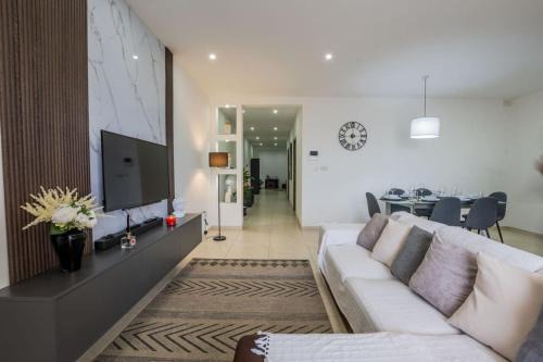 Zejtun Apartment | Luxurious