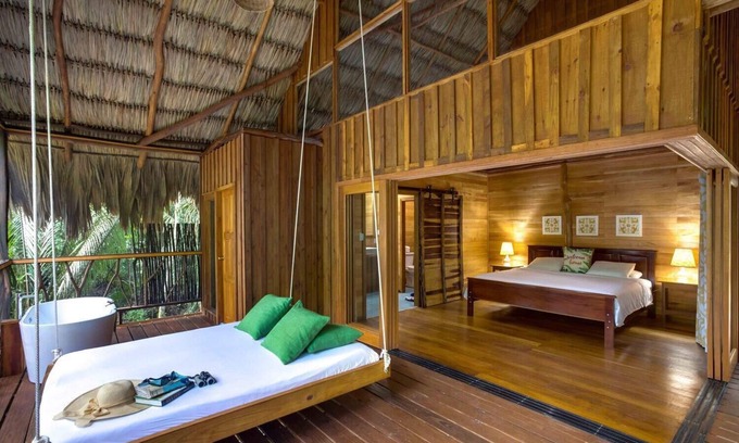 Negroman House | Luxurious New-Build Treehouse w/King Bed & A/C - Amazing Jungle & River Views