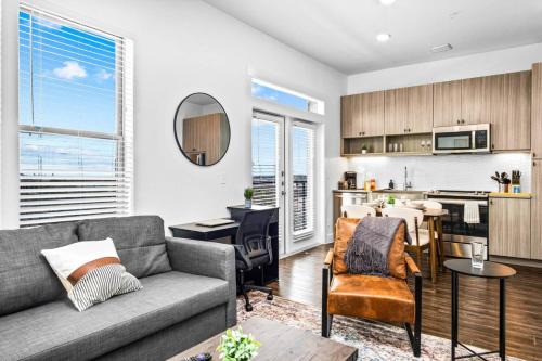 West Oak Hill Apartment | Luxurious New Unit 1Bd1Ba Pool, Golf Sim