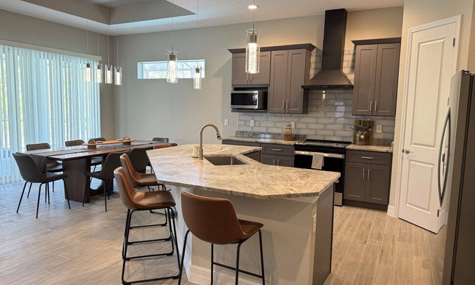 Long Meadow House | Luxurious Retreat 4BR/3.5 BA Heated pool/spa