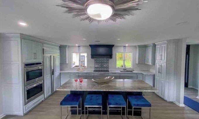 Mercer House | Luxurious retreat for body&soul/king suite/hot tub