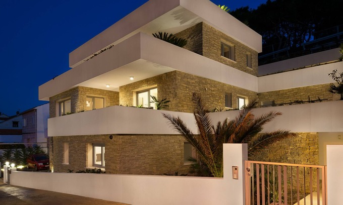 Pucisca Villa | Luxurious Seaside Villa. Stunning Views. Private Pool. Spacious Outdoor Living