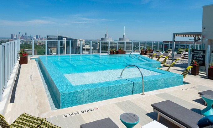 Southgate Apartment | Luxurious Stay At Houston Medical Center