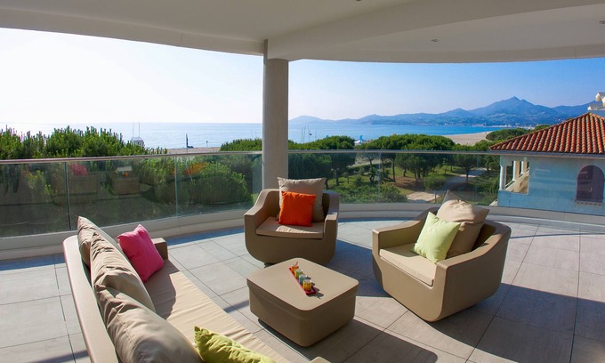 Argeles Plage Apartment | LUXURIOUS T3 OF 70m2- AIR-CONDITIONED - ON THE BEACH-GRANDETERRASSE- WIFI-