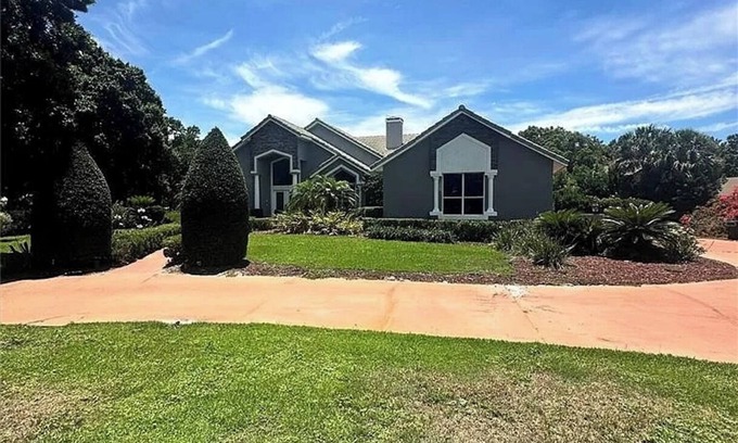 Windermere House | Luxurious Vacation Home in Beautiful Windermere, 20 Min. to Disney & Universal!