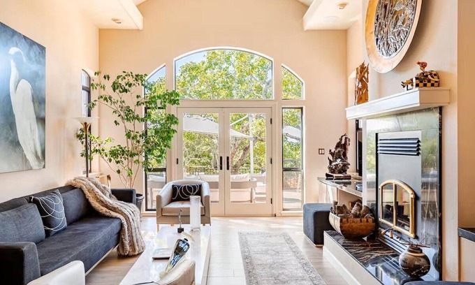 Sonoma Villa | Luxurious Villa, Privacy, Serenity, Pool with Hot Tub, Extensive Gardens, Views