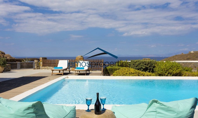 Kea Villa | Luxurious villa with a swimming pool, sea view & direct access to the sea