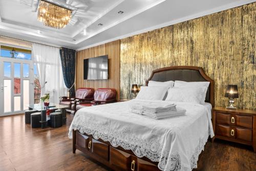 Sector 1 Apartment | Luxurious Villa with Lush Garden and Huge Terrace near Herastrau Park