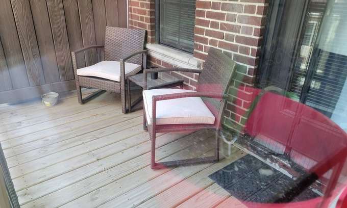New Center Detroit Apartment | Luxury 1-bd apt w/WiFi, Parking, AC, and Balcony in fantastic Detroit. 1