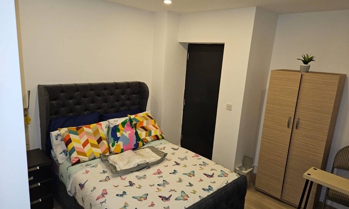 Kidbrooke with Hornfair Apartment | Luxury 1-Bed Apartment in London