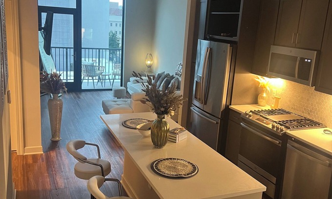 South Tuxedo Park Condo | Luxury 1-bedroom condo with skyline city view with patio and balcony access
