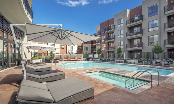 North Los Altos Apartment | Luxury 1-bedroom apartment in San Jose Downtown with Great View, Gym, Pool, WiFi