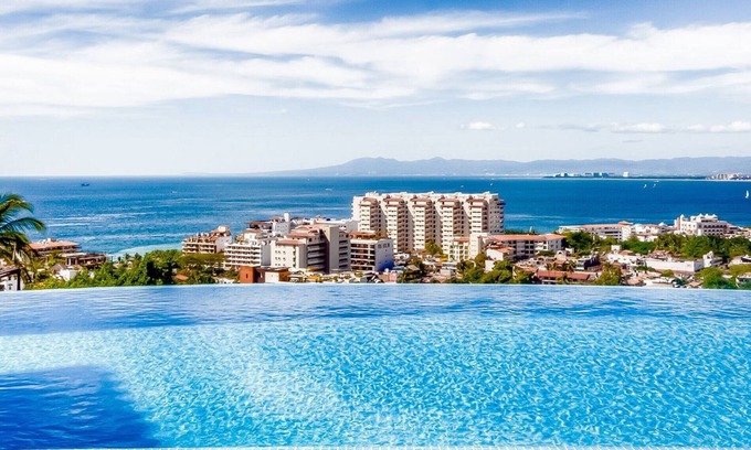 Romantic Zone Villa | Luxury 14 bedroom Villa in Mexico near Los Muertos Beacho